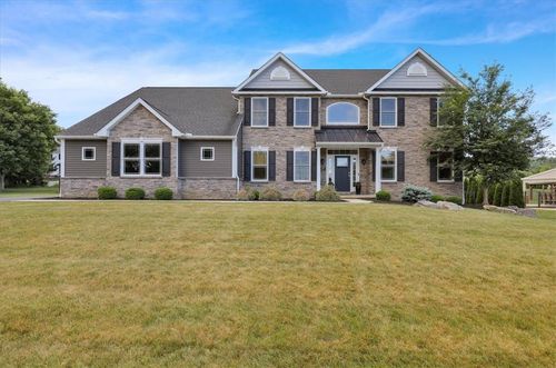 64 Middletown Rd, Fleetwood, PA, 19522-8763 | Card Image