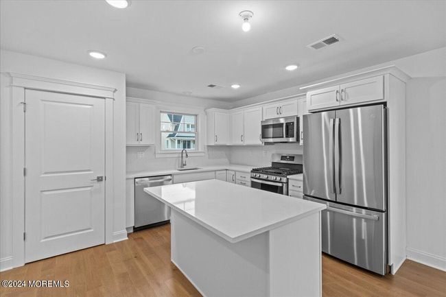 3 Cummings St, Condo with 3 bedrooms, 3 bathrooms and null parking in Mantoloking NJ | Image 8