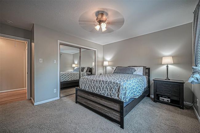Secondary bedroom with mirrored closet | Image 39