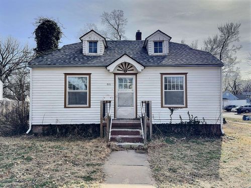 801 E 8th St, Newton, KS, 67114-2825 | Card Image