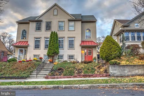 2111 Fairview St, WEST LAWN, PA, 19609-1705 | Card Image