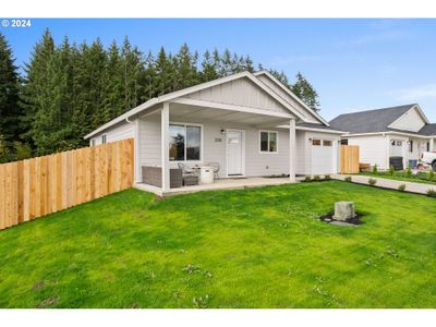 2001 Apple Rd, House other with 3 bedrooms, 2 bathrooms and 1 parking in Winlock WA | Image 2