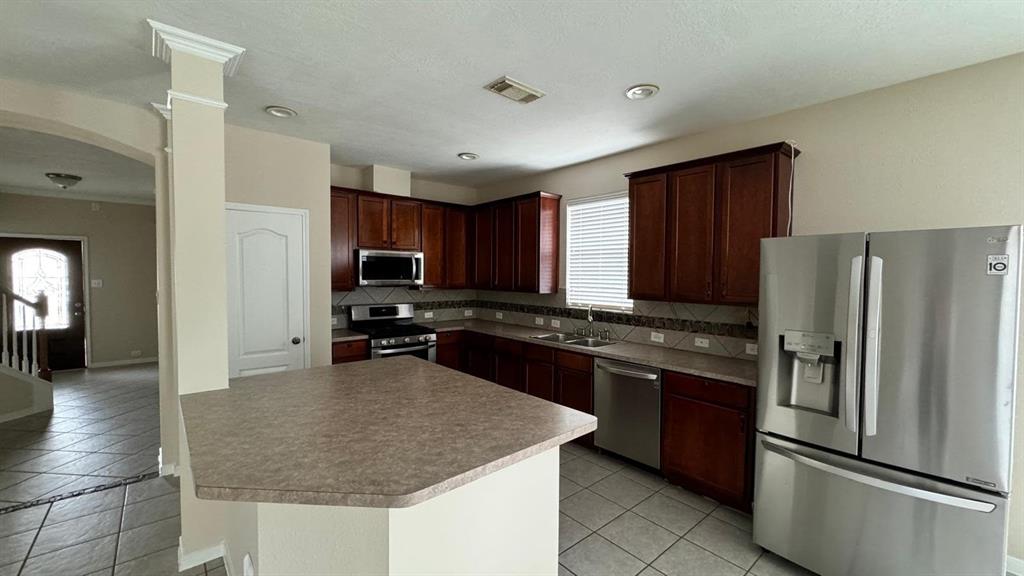 Hewn Rock Way, Pearland, TX 77584