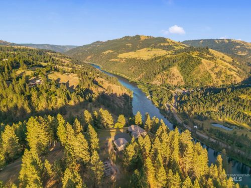 435 River Pointe Ln, Lenore, ID, 83541-6024 | Card Image