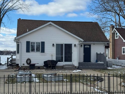 8842 Long Lake Dr E, Scotts, MI, 49088-8720 | Card Image