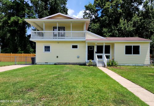 607 New River Dr, Jacksonville, NC, 28540-6009 | Card Image