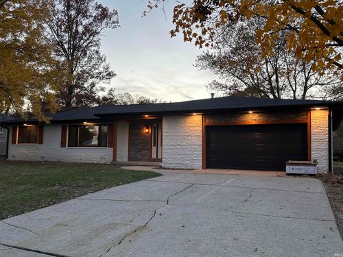 1305 N Greenbriar Rd, Muncie, IN, 47304-2936 | Card Image