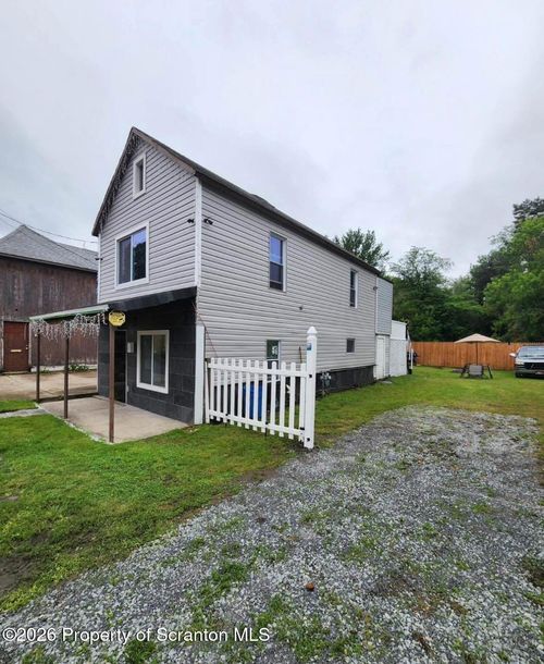 18 Center St, Plains, PA, 18705-3302 | Card Image