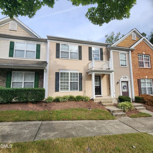 8212 Clasara Cir, Raleigh, NC, 27613-8604 | Card Image