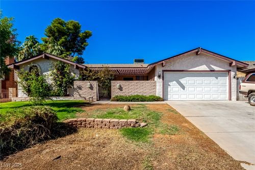 3635 Rosewood Dr, Las Vegas, NV, 89121-3261 | Card Image