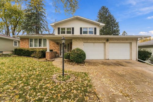 3330 Mount Vernon Dr, Waterloo, IA, 50701-4621 | Card Image