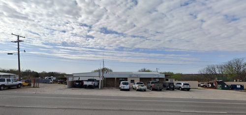 1411 W Omega St, Henrietta, TX, 76365-3235 | Card Image