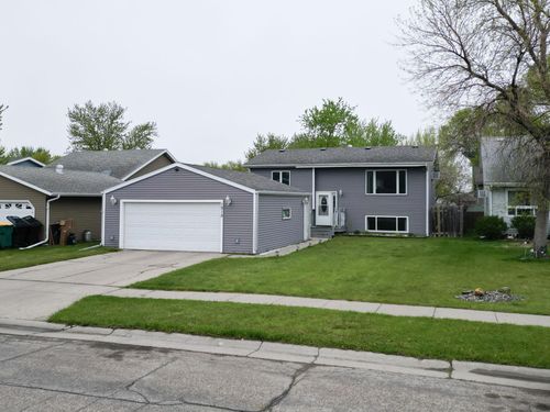 1918 5th Ave E, West Fargo, ND, 58078-2317 | Card Image