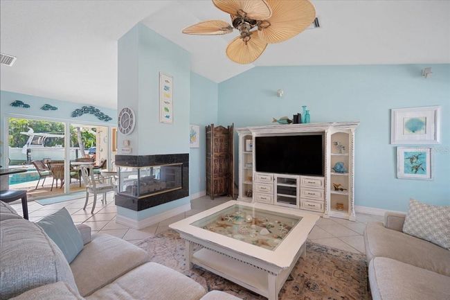 519 74 Th St, House other with 3 bedrooms, 3 bathrooms and null parking in HOLMES BEACH FL | Image 8