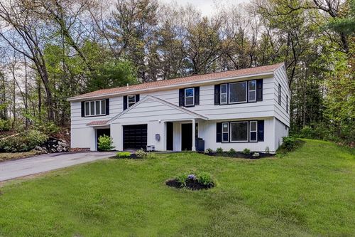 12 Davis Rd, Merrimack, NH, 03054-3320 | Card Image
