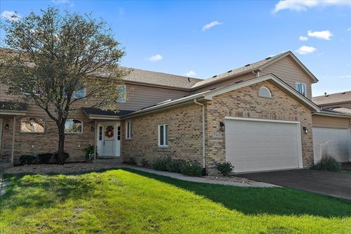 7947 Richardson Ln, Tinley Park, IL, 60487-9238 | Card Image
