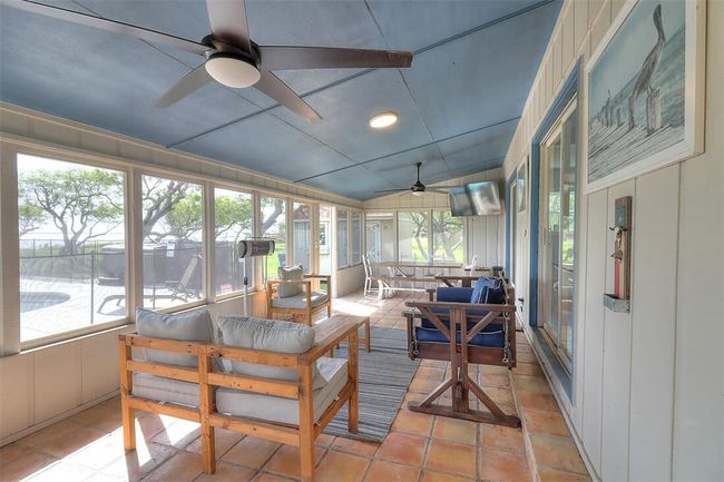 1010 First St Street, House other with 6 bedrooms, 4 bathrooms and 8 parking in Bayside TX | Image 12