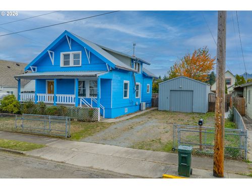 645 5th St, MyrtlePoint, OR, 97458 | Card Image