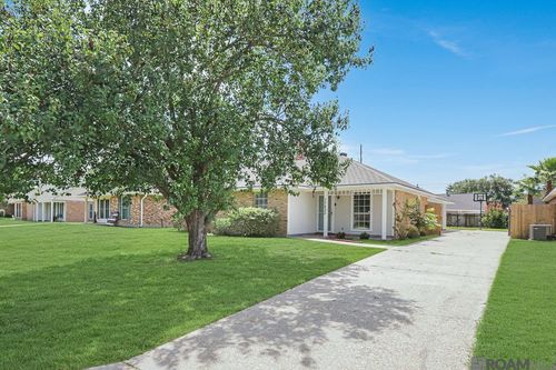 17632 Nine Oaks Ave, Baton Rouge, LA, 70817-7361 | Card Image