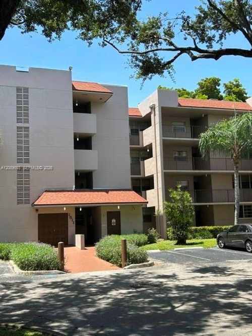 204-1811 Sabal Palm Dr, Davie, FL, 33324-5928 | Card Image