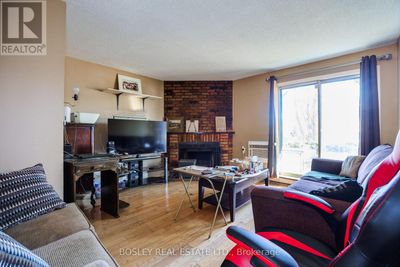 812 - 95 Trailwood Dr, Condo with 2 bedrooms, 2 bathrooms and 1 parking in Mississauga ON | Image 3