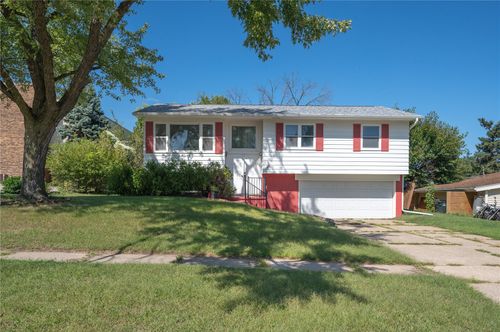2520 Falbrook Dr Ne, Cedar Rapids, IA, 52402-2602 | Card Image