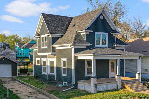 1009 5th St, Fairbury, NE, 68352-2816 | Card Image