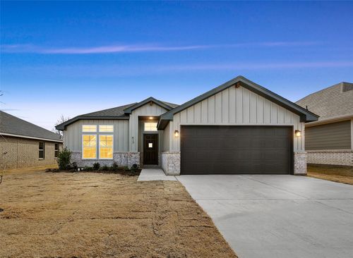 417 Rose Ave, Cleburne, TX, 76033-7387 | Card Image