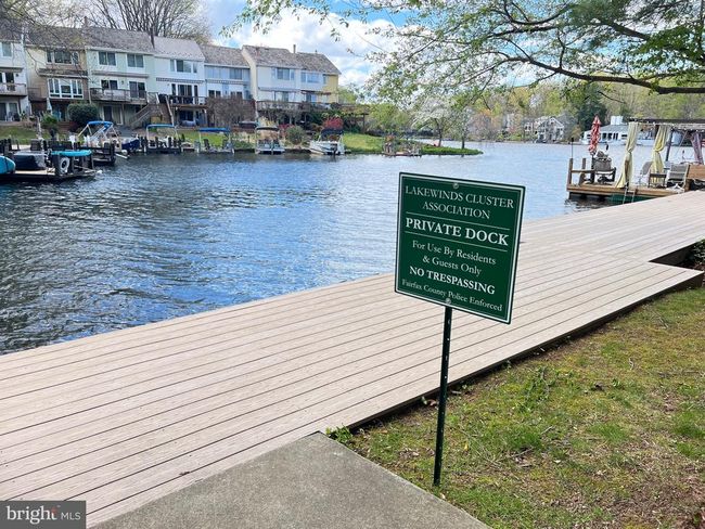 2029 Lakebreeze Way, Townhouse with 4 bedrooms, 4 bathrooms and null parking in Reston VA | Image 27