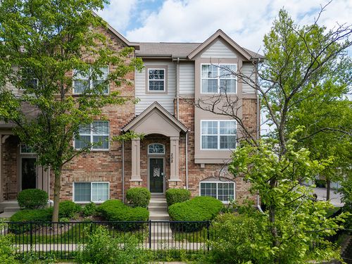 208 Prairie Ct, Morton Grove, IL, 60053-2284 | Card Image