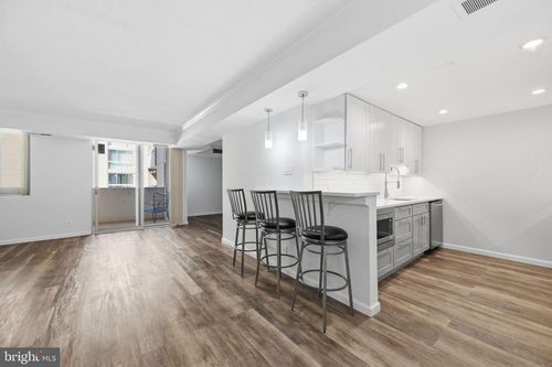 1120-v-4601 N Park Ave, CHEVY CHASE, MD, 20815-4541 | Card Image