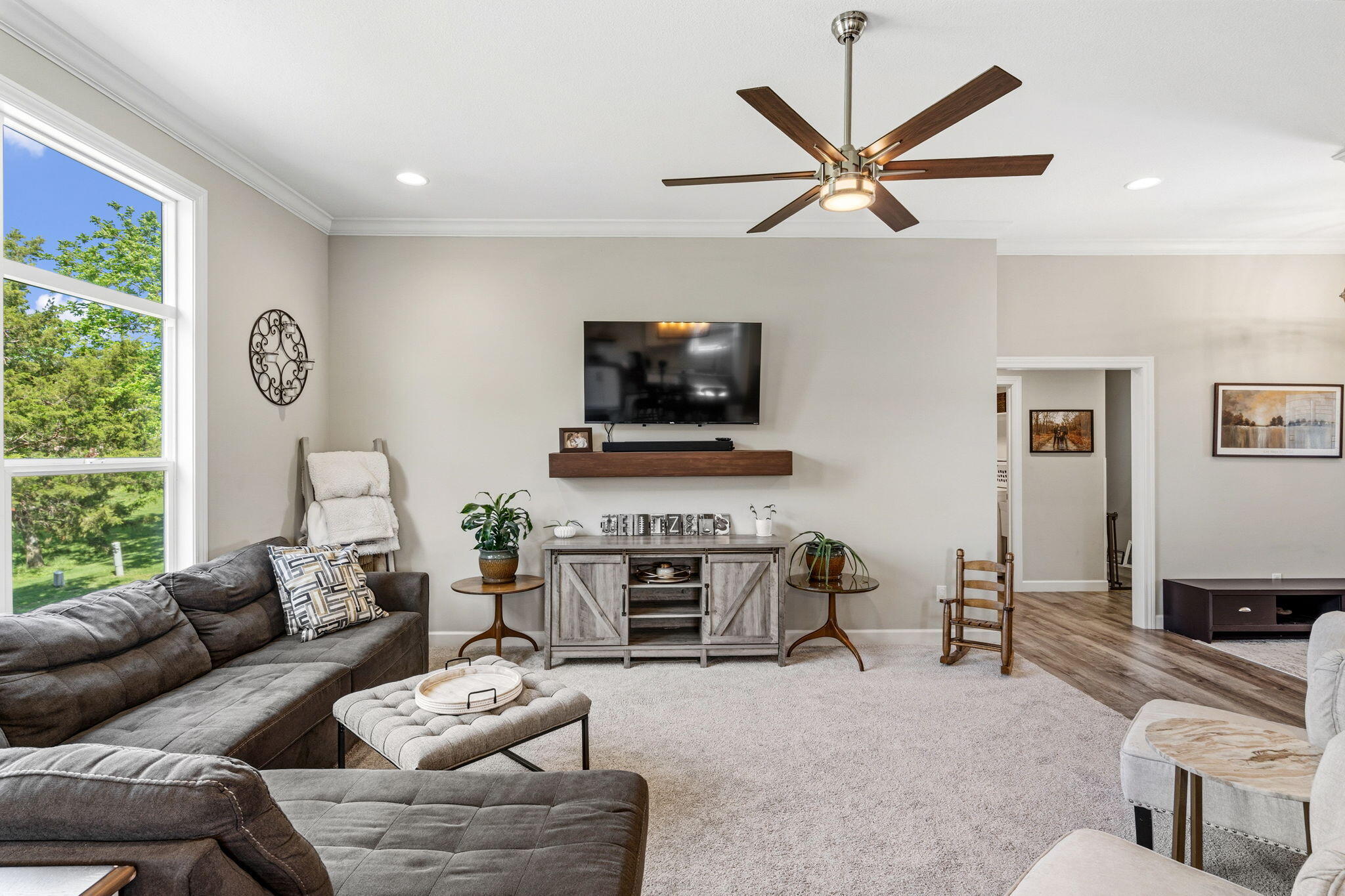 Residential in BOONVILLE 5