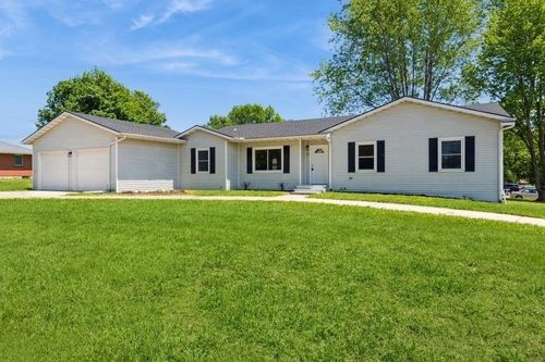 105 S West St, Concordia, MO, 64020-8126 | Card Image