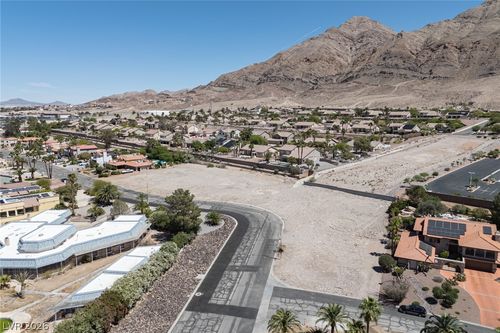 6881 Mountridge Dr, Las Vegas, NV, 89110 | Card Image