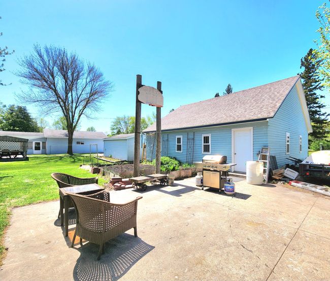 Facing Garage | Image 4