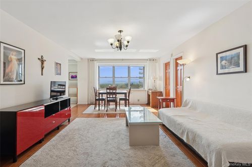 apt-1711-125 Queens Blvd, Kew Gardens, NY, 11415-1532 | Card Image