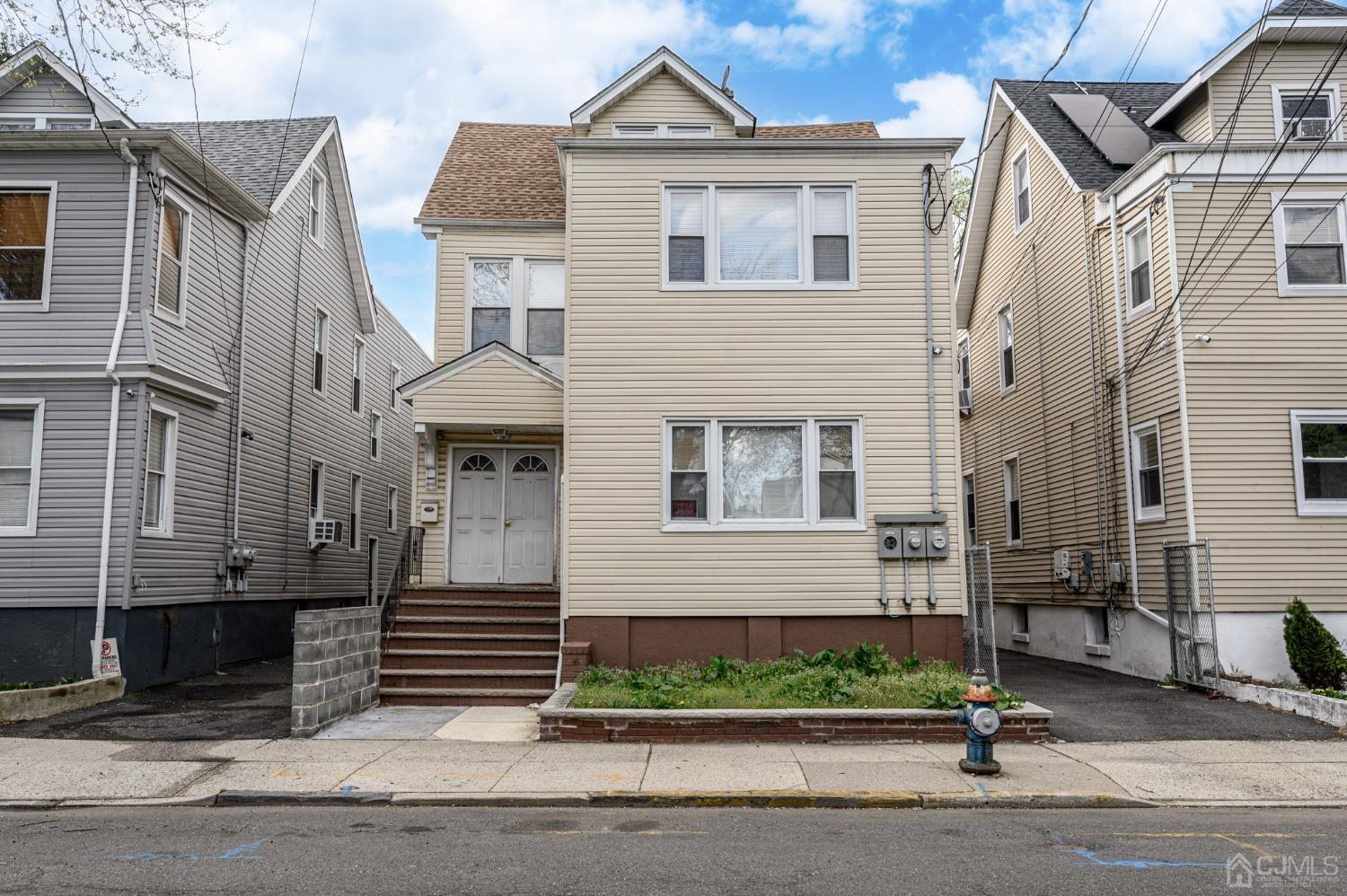 Linden Ave, Irvington, NJ 07111