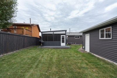 110 Leigh Cres, House detached with 4 bedrooms, 2 bathrooms and 6 parking in Fort Mcmurray AB | Image 2