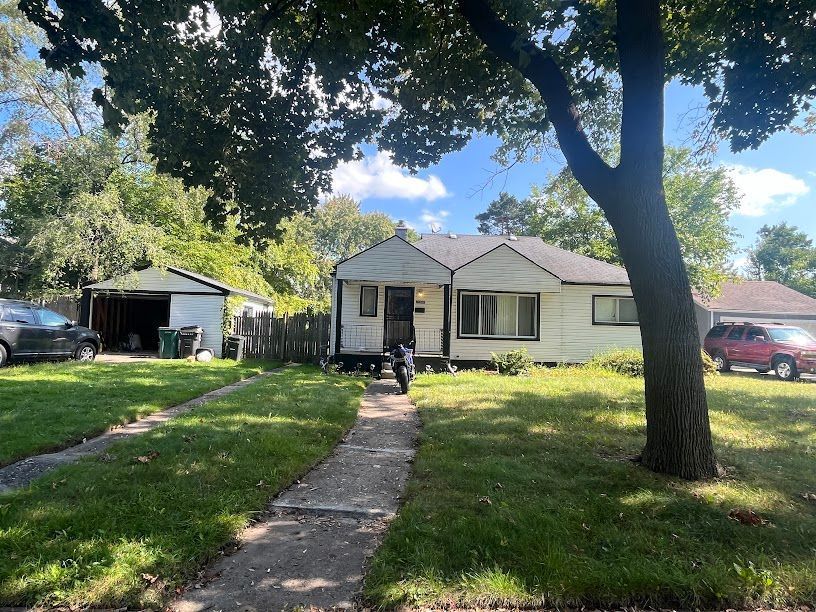 Ridgedale St, Oak Park, MI 48237