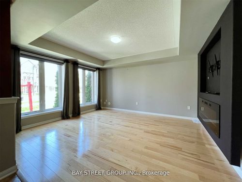 656 Holly Ave, Milton, ON, L9T0G3 | Card Image