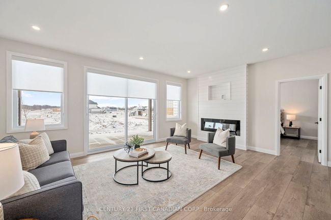 6 - 32 Postma Cres, House attached with 2 bedrooms, 2 bathrooms and 2 parking in Ailsa Craig ON | Image 14