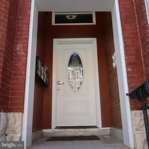 2108 Bolton St 1 St Floor Rear, BALTIMORE, MD, 21217 | Card Image