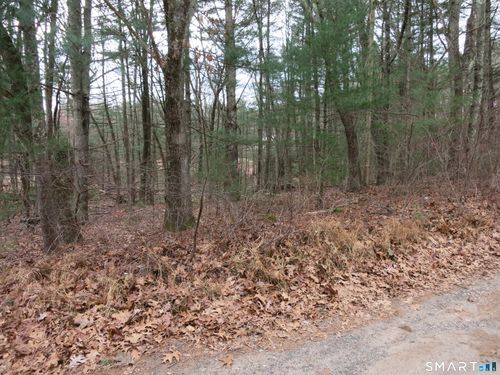 76 White Sands Rd, Moodus, CT, 06469-1301 | Card Image