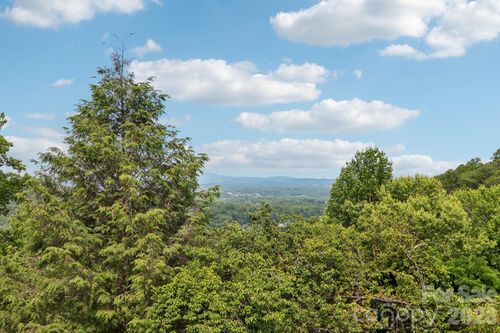 138 Woodbridge Dr, Laurel Park, NC, 28739-3972 | Card Image