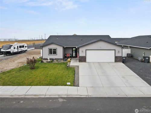 705 E Mt Adams St, Othello, WA, 99344-1049 | Card Image
