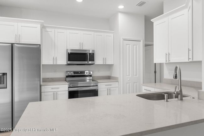 12331 Fulmar Rd, House other with 3 bedrooms, 2 bathrooms and null parking in WEEKI WACHEE FL | Image 14
