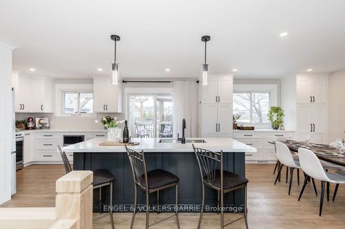 68 Ottaway Ave, Barrie, ON, L4M2X2 | Card Image