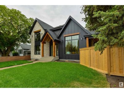 10717 57 Ave Nw, House other with 4 bedrooms, 3 bathrooms and 4 parking in Edmonton AB | Image 2