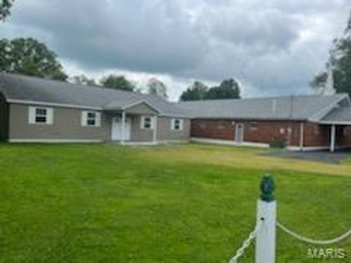 109 College St, Alhambra, IL, 62001-3007 | Card Image