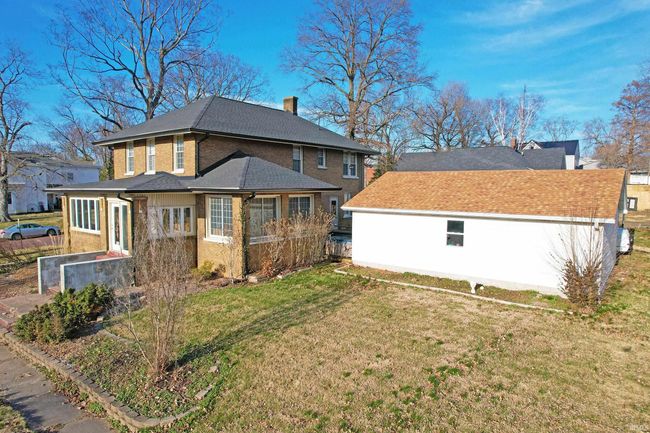 131 N Cherry St, House other with 3 bedrooms, 2 bathrooms and null parking in Mount Carmel IL | Image 4